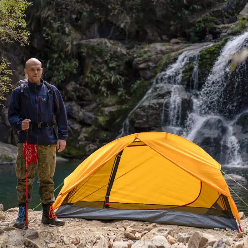 Ultralight tent
